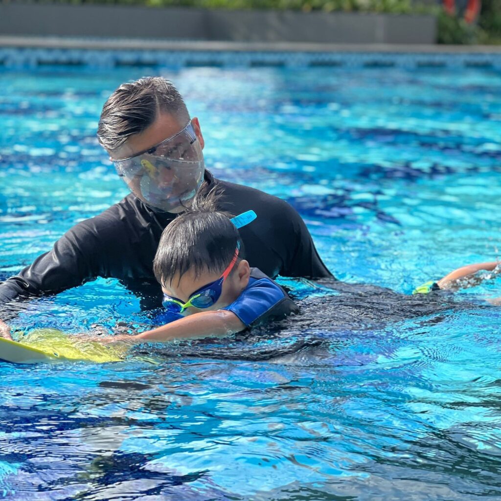 swimming lessons in Yishun